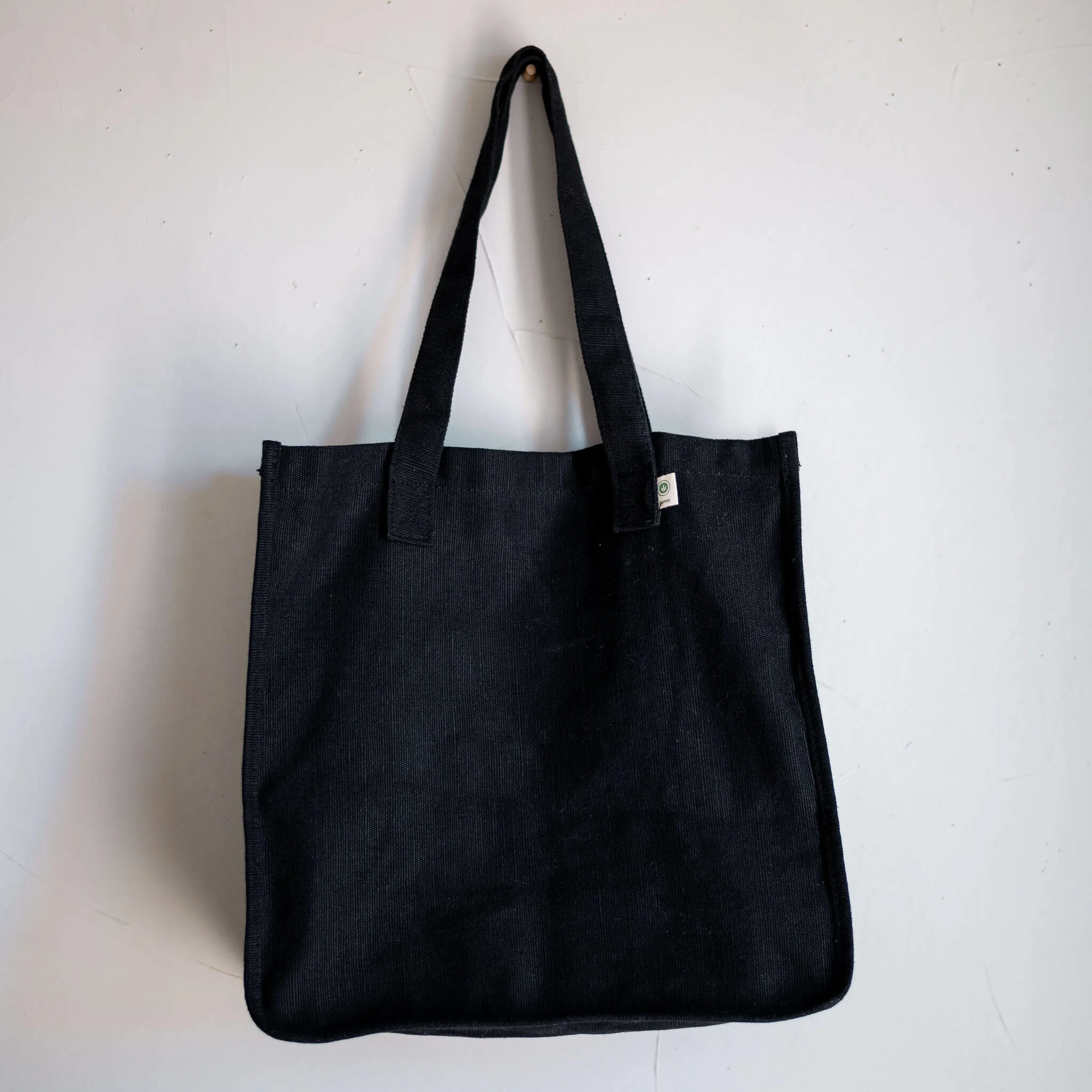 Hemp_tote_bag_black_gf5s5x